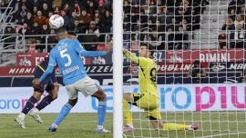 Il Napoli di Conte ha un difetto: dura solo un tempo. Bologna stavolta fa un favore a Inzaghi: la rabbia dei tifosi