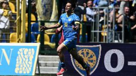 Serie B: colpaccio del Modena a Bari, Sampdoria ancora battuta. La Cremonese scatta verso i playoff, il Sassuolo vince ancora