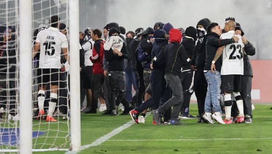 Tragedia in Cile: invasione di campo, due morti, gara sospesa, Vidal in lacrime