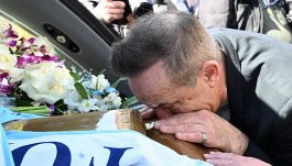 Lazio, l’ultimo saluto a Suor Paola: la promessa di Lotito in un funerale a forti tinte biancocelesti