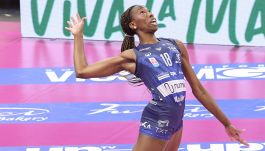 Milano-Scandicci 3-1, Egonu batte Antropova e vola in finale Scudetto. Conegliano trema, poi ribalta Novara