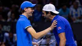 Sinner, Berrettini batte Zverev e ti fa rientrare col sorriso: numero 1 al sicuro fino agli Internazionali di Roma
