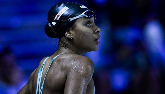 Nuoto, chi è Sara Curtis: la nuova Pellegrini, da aspirante psicologa a stella delle acque