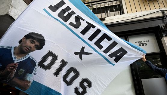 Processo Maradona: Diego imbottito di farmaci, ma dall'autopsia nessuna traccia di droga e alcool
