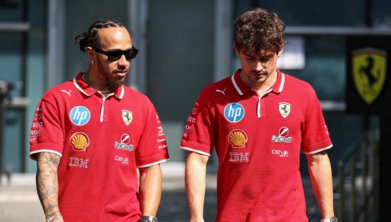 Ferrari, Montoya fa fuori Leclerc: “Priorità ad Hamilton, come la Red Bull con Verstappen. Lewis non è contento”
