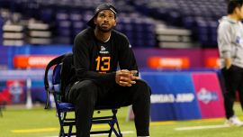 NFL, Shedeur Sanders crolla nel draft: i proprietari fanno cartello contro il figlio di “Prime Time”. Torna l’ombra del caso Kaepernick