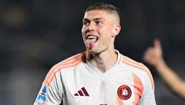 Serie A 2024-2025, i big match di aprile: dal derby di Roma alle sfide scudetto, in campo anche a Pasqua