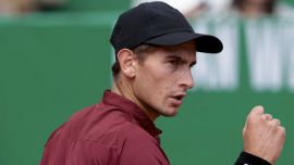 Madrid, Arnaldi fa pace con la terra e si regala l'idolo Djokovic: Coric ko. Eliminate Cocciaretto e Bronzetti