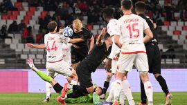 Bari-Palermo, moviola: rosanero scippati dall’arbitro, il gesto clamoroso dei tifosi pugliesi