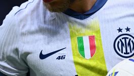 Inter-Cagliari: la maglia di Valentino Rossi porta fortuna, Inzaghi e Arnautovic ringraziano