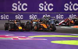 Gp Arabia: Piastri vince su Verstappen penalizzato. Grandissimo Leclerc a podio, Hamilton 7° dietro Antonelli