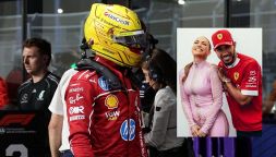 F1, Hamilton impreca in radio: "Cavolo, accidenti". La foto post qualifiche più virale di quella con Jennifer Lopez