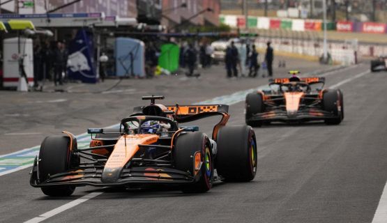 F1, Gp Bahrain libere: McLaren alza la voce, Piastri e Norris staccano tutti. Leclerc quarto, Hamilton ottavo