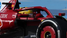 Bahrain, Vasseur promuove le novità Ferrari: 'Ma troppo divario da McLaren'. Per Hamilton passi avanti, Leclerc sbotta al team radio