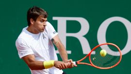 ATP 500 Monaco di Baviera, Darderi ormai sa solo vincere. Cobolli fa e disfa: cede al terzo a Shevchenko
