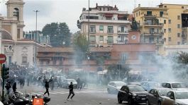 Giudice Sportivo, la Procura Federale indaga sul derby di Roma. La Lazio perde Isaksen, stangato il Genoa