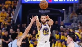 NBA Play-In, Butler e Curry salvano i Warriors: 75 punti in due e Memphis è battuta. Orlando dilaga con Atlanta