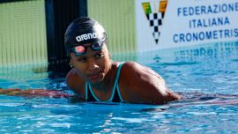 Sara Curtis è inarrestabile: record italiano nei 50 e pass per i Mondiali. L’Italnuoto ha trovato una nuova regina