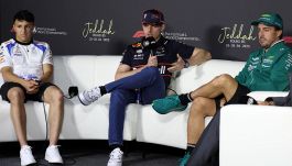 F1, Verstappen: la cifra monstre dell'offerta Aston Martin, chi c'è dietro. Max nicchia ma vacilla