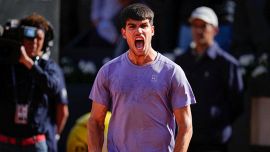 Alcaraz e Zverev mandano 'segnali' a Sinner: volano in finale a Barcellona e Monaco di Baviera