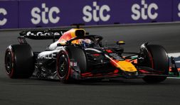 F1 Gp Arabia: Verstappen pole mostruosa, beffato Piastri. Leclerc quarto, Hamilton settimo, Norris a muro