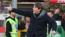 Napoli, Conte spara a zero contro sciacalli e avvoltoi: non c’è solo De Laurentiis nel mirino. Dopo Monza i tifosi lo scaricano