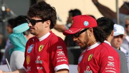F1, Hamilton e Leclerc: straordinari a Maranello. "Lewis pessimo" piovono critiche, per Minardi è "inspiegabile"