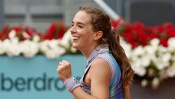 Madrid, impresa Bronzetti: elimina in tre set Naomi Osaka e avanza al secondo turno. Fognini immortale: è nel main draw!