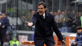 Inter, Inzaghi è una furia contro il quarto uomo: “Non voglio il recupero”. Il siparietto con Doveri e il giallo dopo il 90’