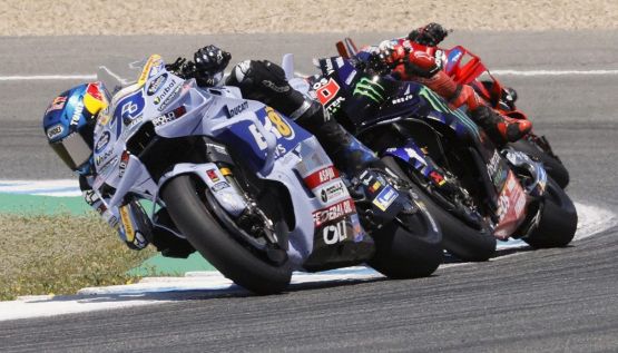 MotoGP Spagna: vince Marquez ma è Alex davanti a Quartararo e Bagnaia. Marc cade, rientra e chiude 12°