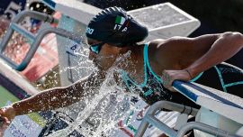 Sara Curtis come Ceccon, la scelta “estera” scatena la polemica. Sacchi approva, l’allenatore: “Non era il momento”