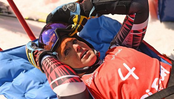 Brignone scherza sull’infortunio: “L’ho fatta grossa”. Altra brutta caduta ai Campionati, Gaia Viel in codice rosso