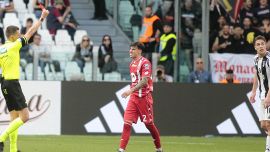 Juventus-Monza, moviola: perché Yildiz è stato espulso e cosa rischia, mancato rosso a Carboni
