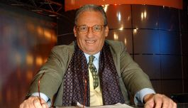 Maurizio Mosca, 15 anni fa l’addio del mattatore del calcio in tv: dal pendolino alle bombe di mercato, nessuno come lui