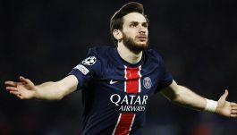 Psg, Kvaratskhelia nuovo re di Parigi: gol nel nome di Maradona mentre Napoli ora si morde le mani