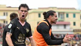 Serie B: il Palermo espugna Catanzaro e batte un colpo playoff, Juve Stabia ko a Bolzano