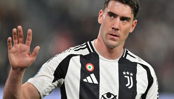 La Juventus raddoppia brand sulla maglia, la strategia di Elkann per firmare con Jeep e Visit Detroit: l'escamotage