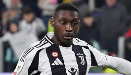 Juventus, Kolo Muani e l'indizio social che fa sperare: Douglas Luiz-Nottingham si fa, spunta Sangarè in mediana