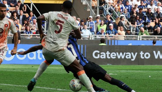 Arbitri, Rocchi solo ora dà ragione all'Inter: c'era rigore contro la Roma, errore di Fabbri e Di Bello