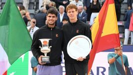 Sinner e il duello infinito con Alcaraz, l'unico avversario vero agli Internazionali ma al Roland Garros può sfidarlo