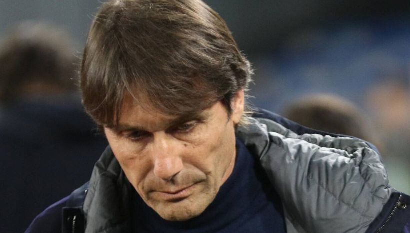 Juventus, su Conte si abbatte l'ira dei tifosi bianconeri: "Usati e traditi"