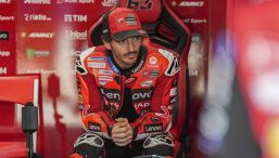 MotoGP Silverstone, Bagnaia medita la rivincita, Marquez resta guardingo. Silenzio sul caso Martin-Aprilia