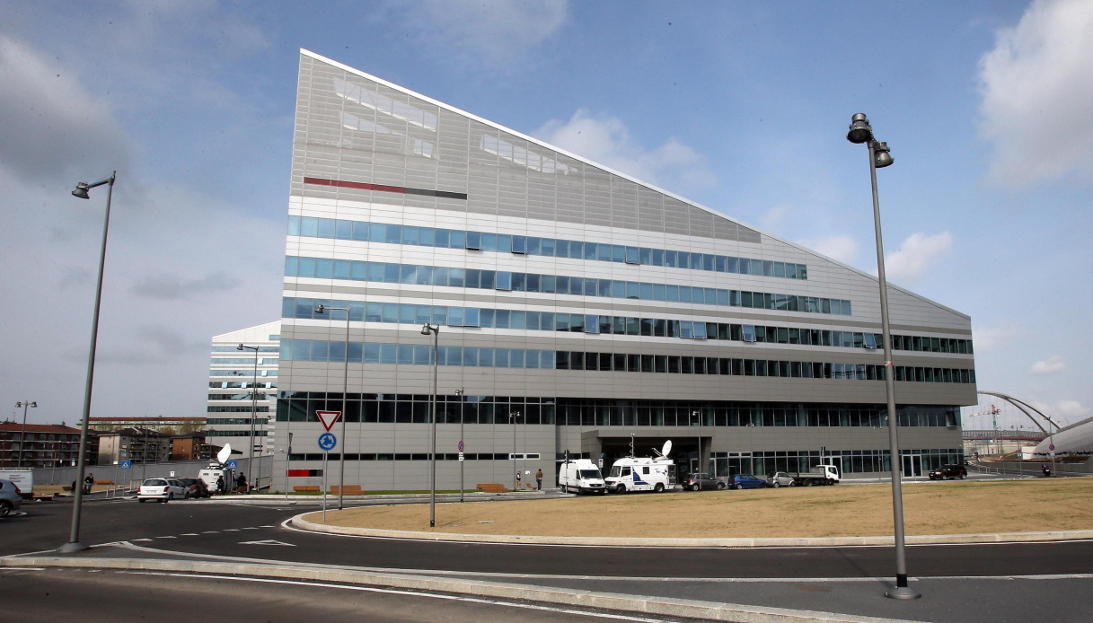 https://wips.plug.it/cips/sport.virgilio.it/cms/2025/05/casa-milan.jpg