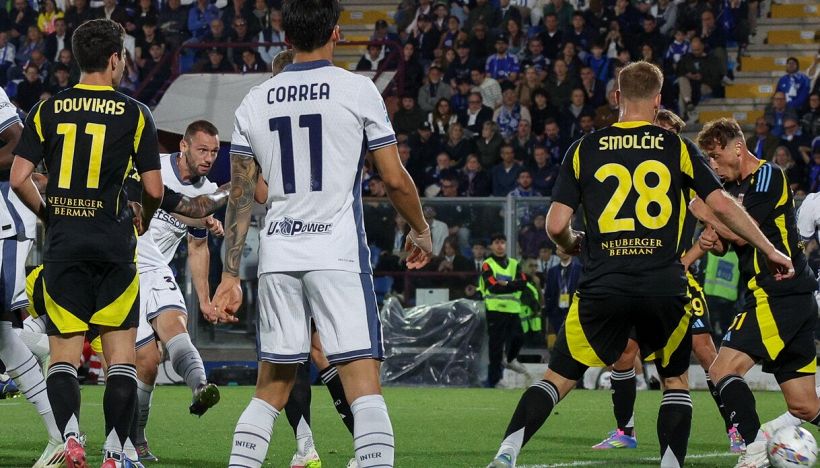 Como-Inter, moviola: due regali dell’arbitro ai nerazzurri? I casi dubbi e il mani di Dimarco come Bisseck