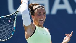 Naomi Osaka spegne la rimonta di Sara Errani, il sogno Internazionali di Roma si ferma qui. Attesa per il doppio con Paolini