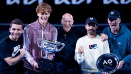 Internazionali, Naldi accanto a Passaro dopo il successo su Dimitrov: scoppia il putiferio sull’ex fisioterapista di Sinner