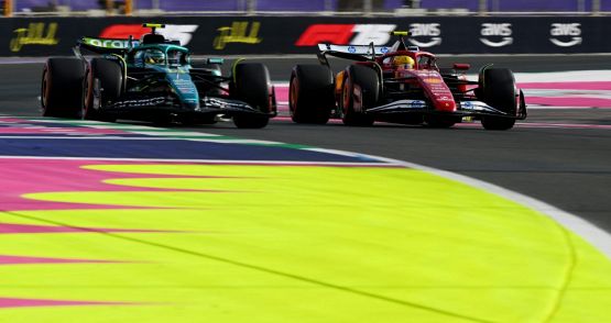 F1 Barcellona, Alonso punge Hamilton: "Eroe del giorno". Sarcasmo dell'ex Ferrari, il precedente con Leclerc