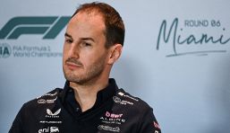Alpine, dimissioni Oakes: cosa lega l'arresto del fratello all'addio del team di Briatore? E Mick Doohan va all'attacco