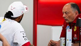 F1, Hamilton e Vasseur faccia a faccia a fine gara: volano parole grosse. Lewis incontra Leclerc in pitlane, video