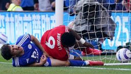 Nottingham Forest, ansia per Awoniyi: è in coma dopo uno scontro con il palo. E il presidente attacca Espirito Santo